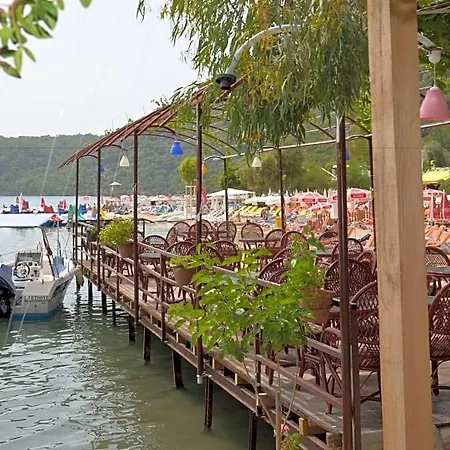 Lagoon Boutique 3*